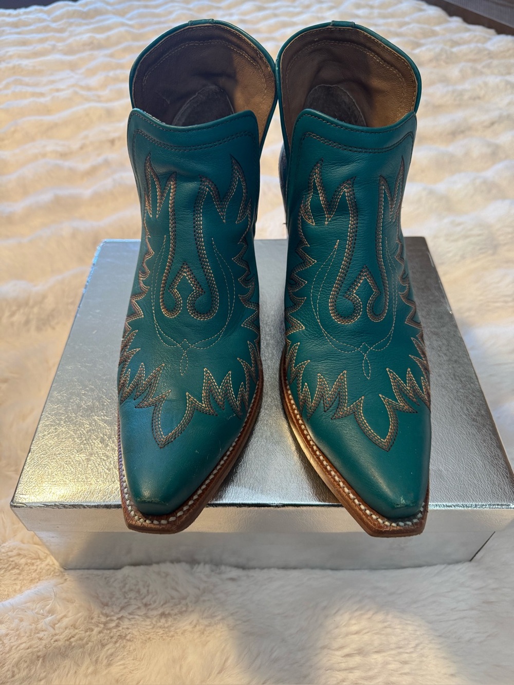 Ariat Dixie bootie- Women's Teal Western Ankle Boots-Very gently worn. Near new.